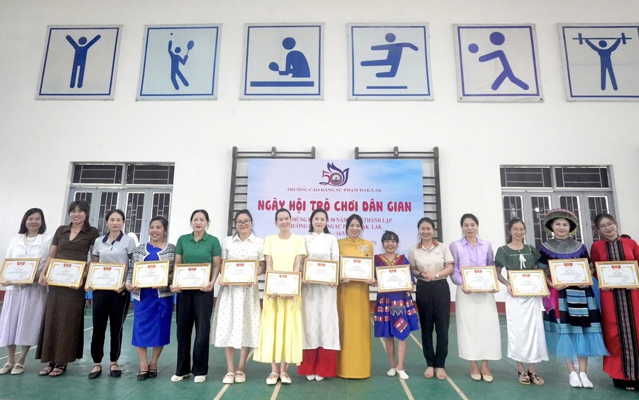 Hội thi “Làm đồ dùng, đồ chơi dạy học cho trẻ mầm non”  Chào mừng kỷ niệm 50 năm Ngày thành lập  Trường Cao đẳng Sư phạm Đắk Lắk (16/5/1976 - 16/5/2026)